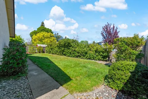 $975,000 | 3378 Twin Oaks Drive, Napa, CA 94558