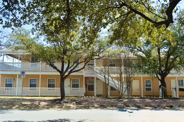 $985 | 619 West 37th Street, Unit 104, Austin, TX 78705