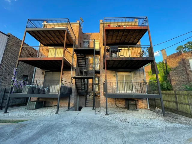 $159,900 | 6938 South Dorchester Avenue, Unit 2, Chicago, IL 60637