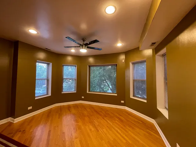 $159,900 | 6938 South Dorchester Avenue, Unit 2, Chicago, IL 60637