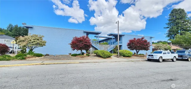 $1,560 | 624 West Cedar Street, Unit 9, Shelton, WA 98584