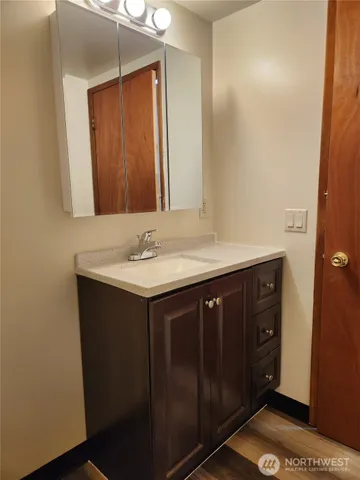 $1,560 | 624 West Cedar Street, Unit 9, Shelton, WA 98584