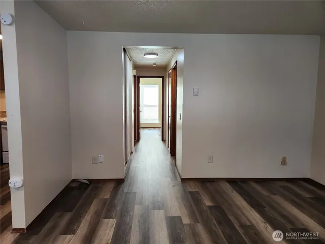 $1,560 | 624 West Cedar Street, Unit 9, Shelton, WA 98584