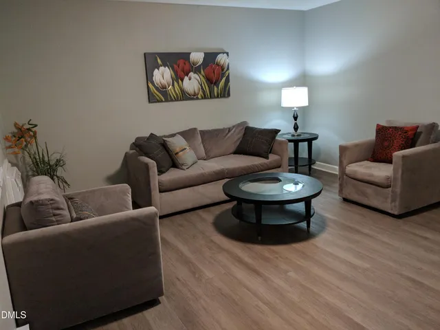 $1,295 | 409 Rose Lane, Raleigh, NC 27610