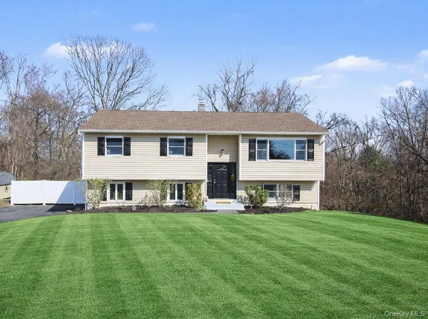 $579,000 | 11 Richard Road, Mahopac, NY 10541