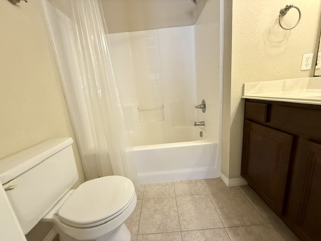 1000 Spring Loop, Unit 1806 College Station, TX 77840 - Photo 14 of 33 a bathroom with a toilet and a sink