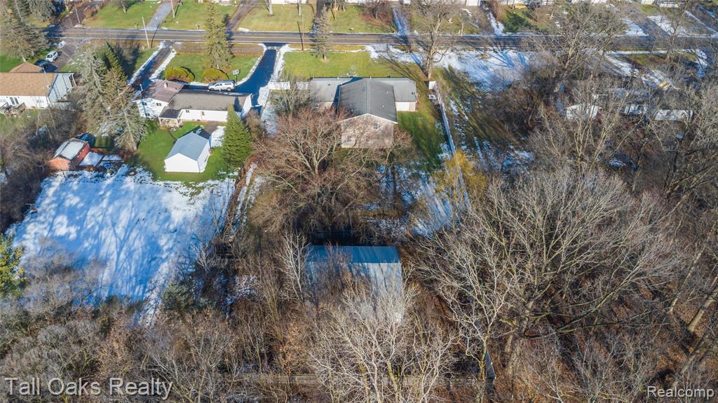 6054 East Pierson Road Flint, MI 48506 - Photo 4 of 38