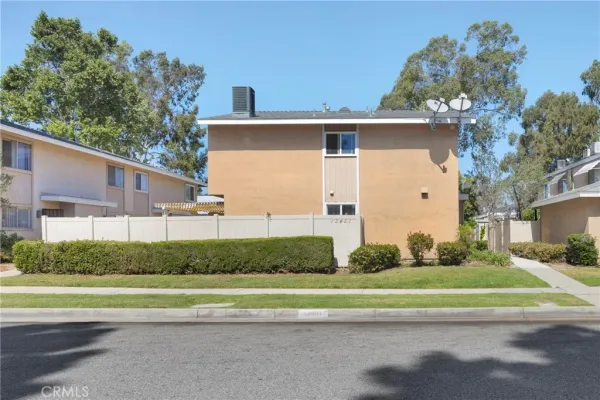 $580,000 | 13451 Village Cerritos Ca, Cerritos, CA 90703