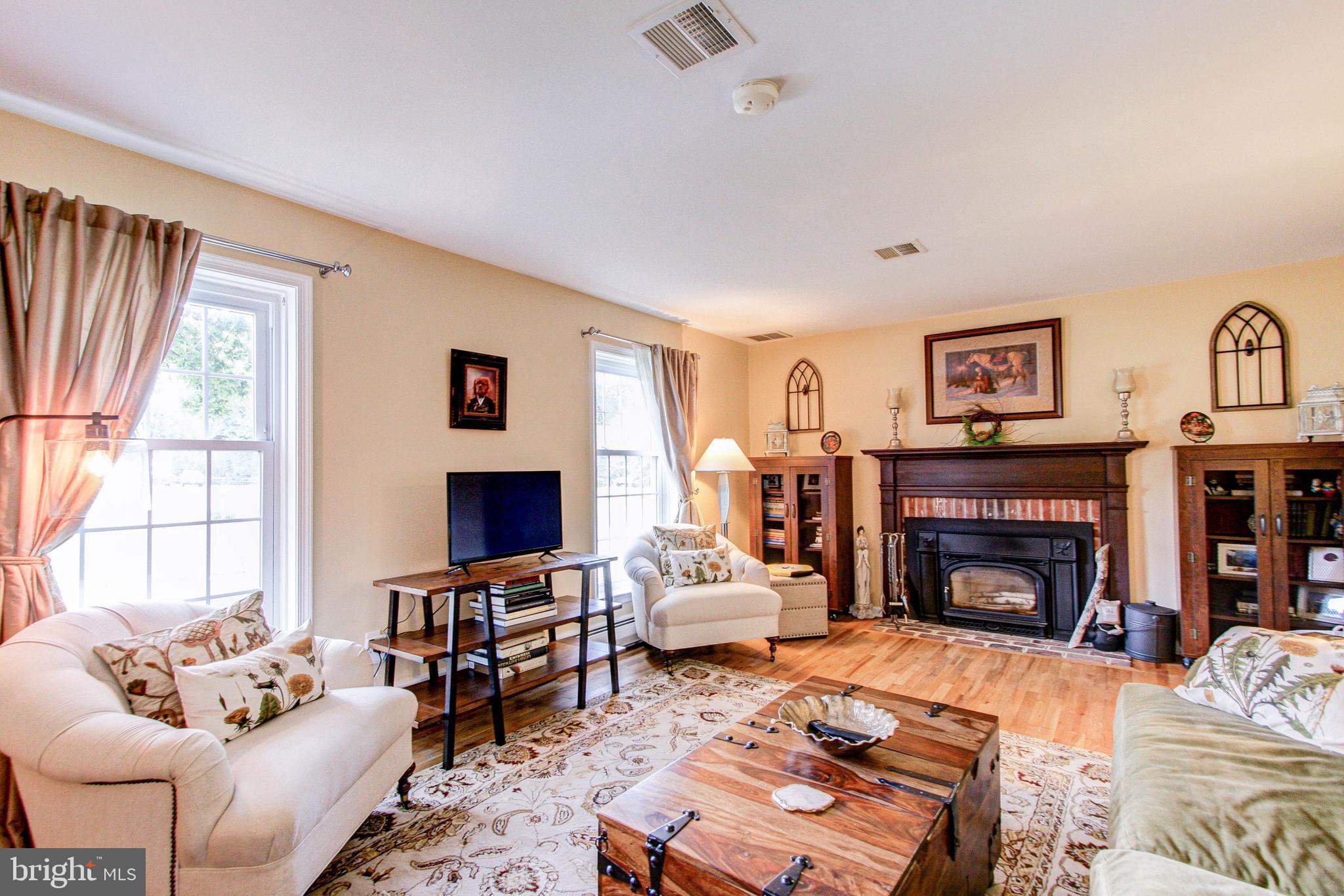 9 Pickwick Lane Malvern, PA 19355 - Photo 25 of 61 Formal Living Room
