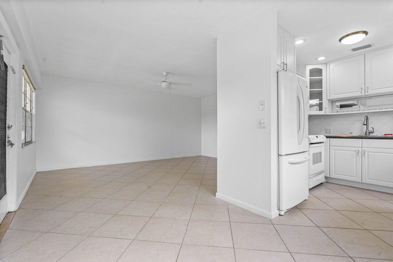 74 Mansfield A Boca Raton, FL 33434 - Photo 11 of 32 20240717132711813740000000-o
