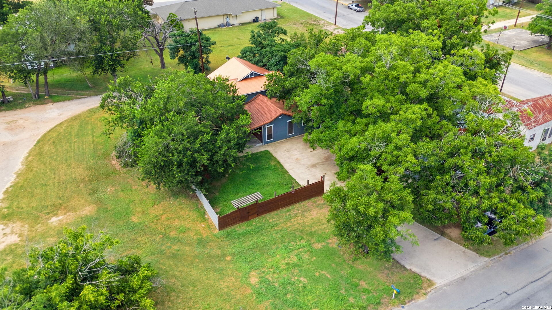606 East Austin Street Luling, TX 78648 - Photo 35 of 38
