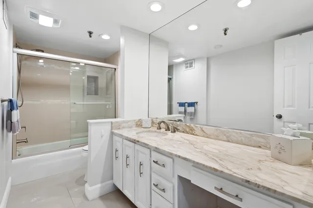 $425,000 | 899 Jeffery Street, Unit 301, Boca Raton, FL 33487