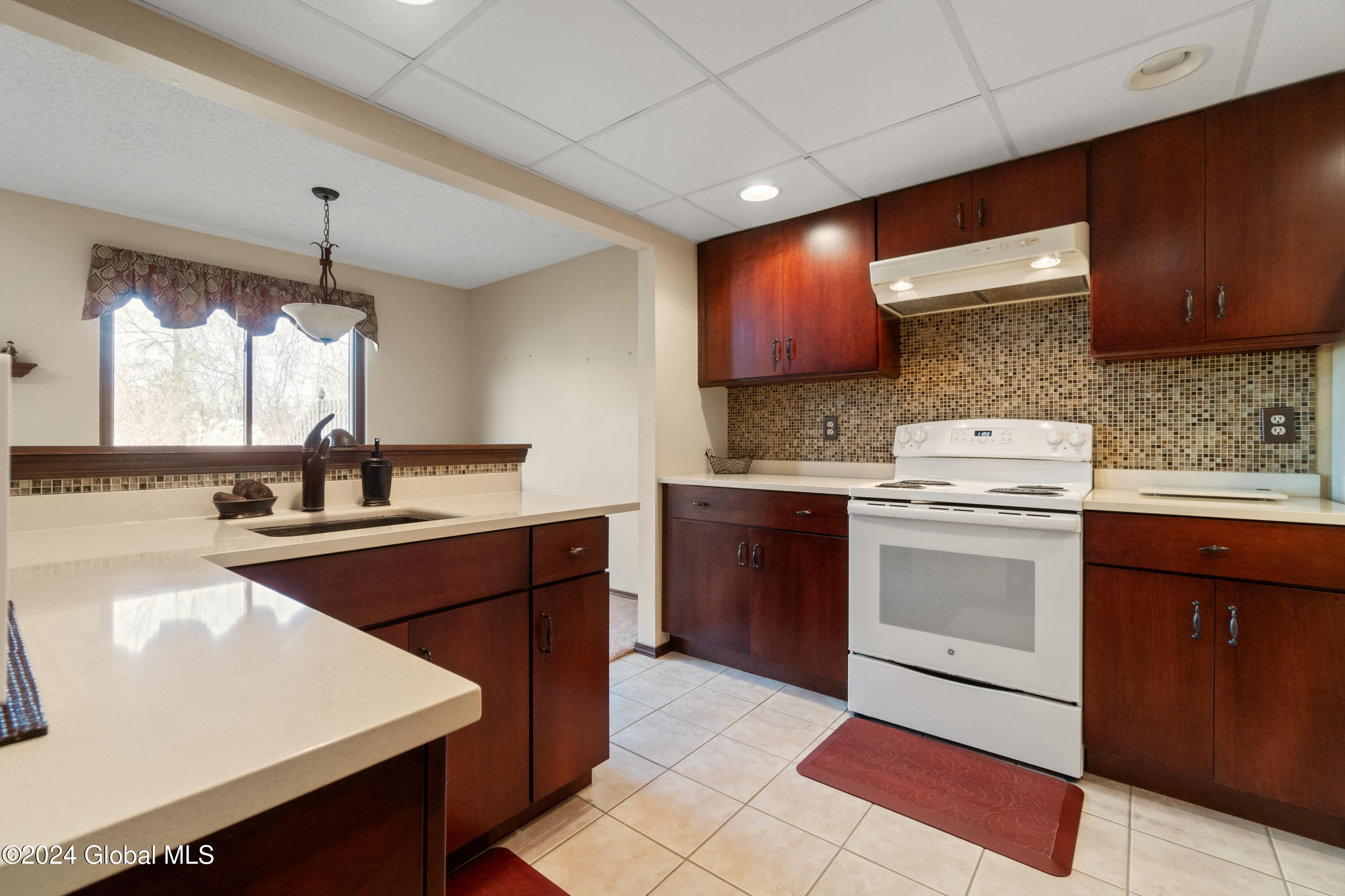 14 Rugby Road Bethlehem, NY 12159 - Photo 13 of 31 24-DSC04023