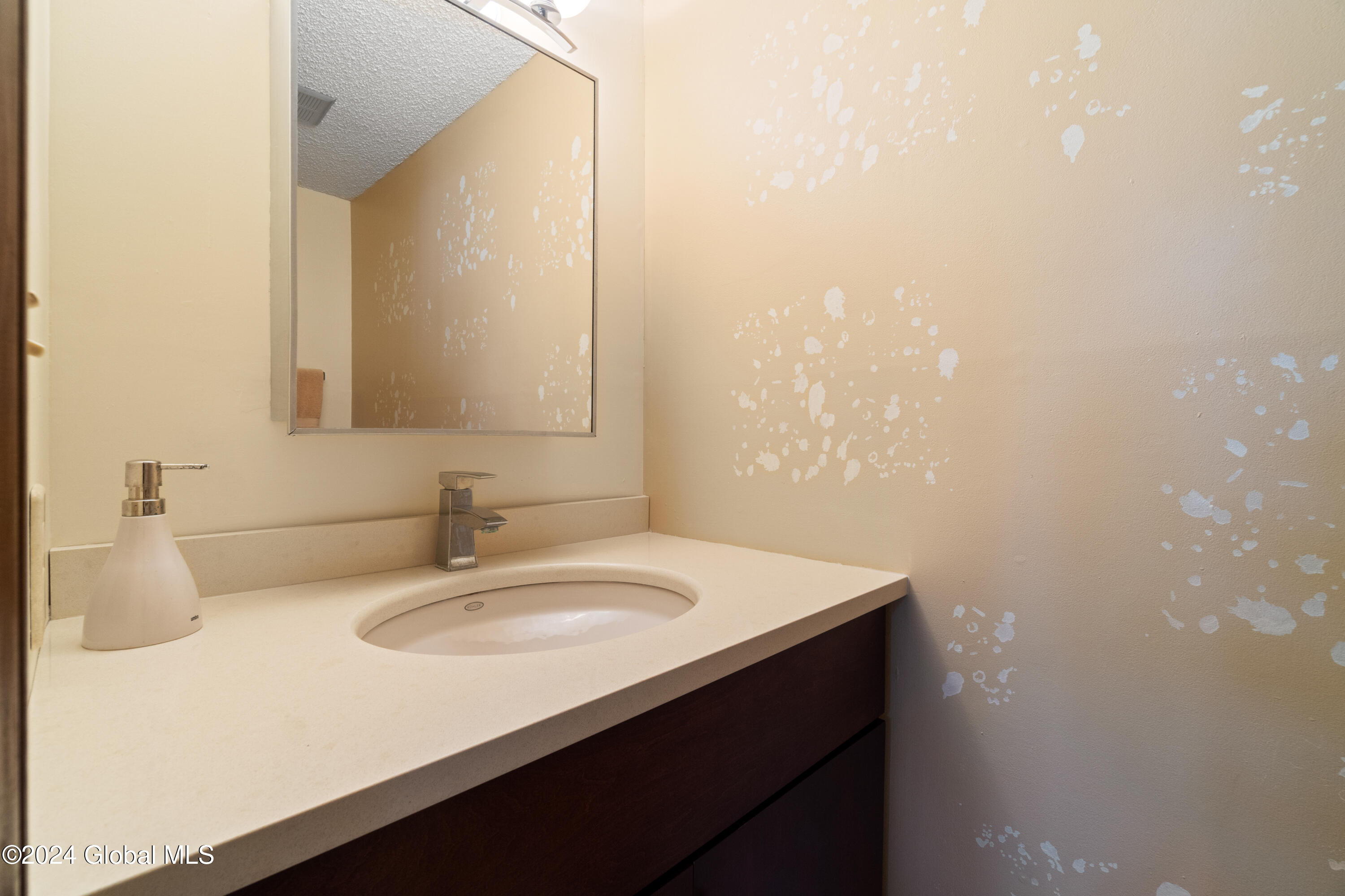 14 Rugby Road Bethlehem, NY 12159 - Photo 21 of 31 23-DSC04020
