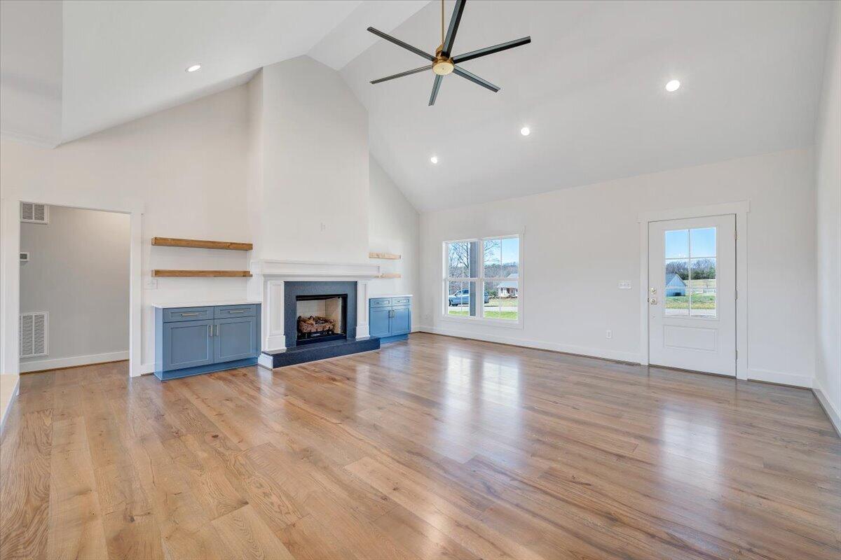 27 Smokehouse Road Moneta, VA 24121 - Photo 14 of 144 013-MIB00728