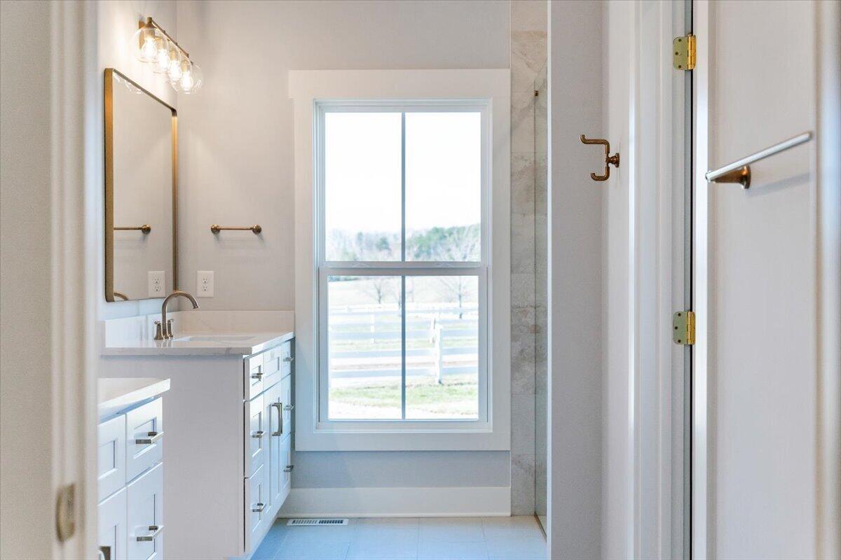 27 Smokehouse Road Moneta, VA 24121 - Photo 47 of 144 047-MIB00884