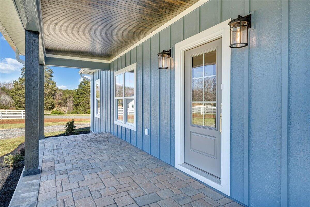 27 Smokehouse Road Moneta, VA 24121 - Photo 7 of 144 007-MIB00788