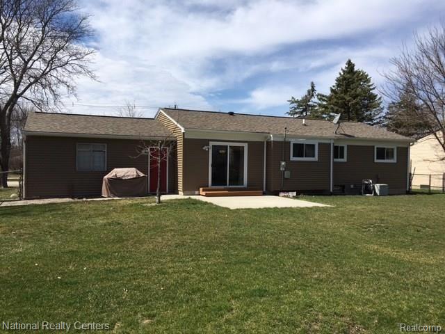 23538 Meadowbrook Road Novi, MI 48375 - Photo 46 of 50 Backyard view of home