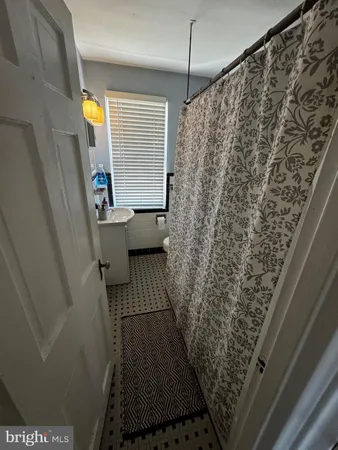 $2,500 | 19 Auburn Court, Unit B, Alexandria, VA 22305
