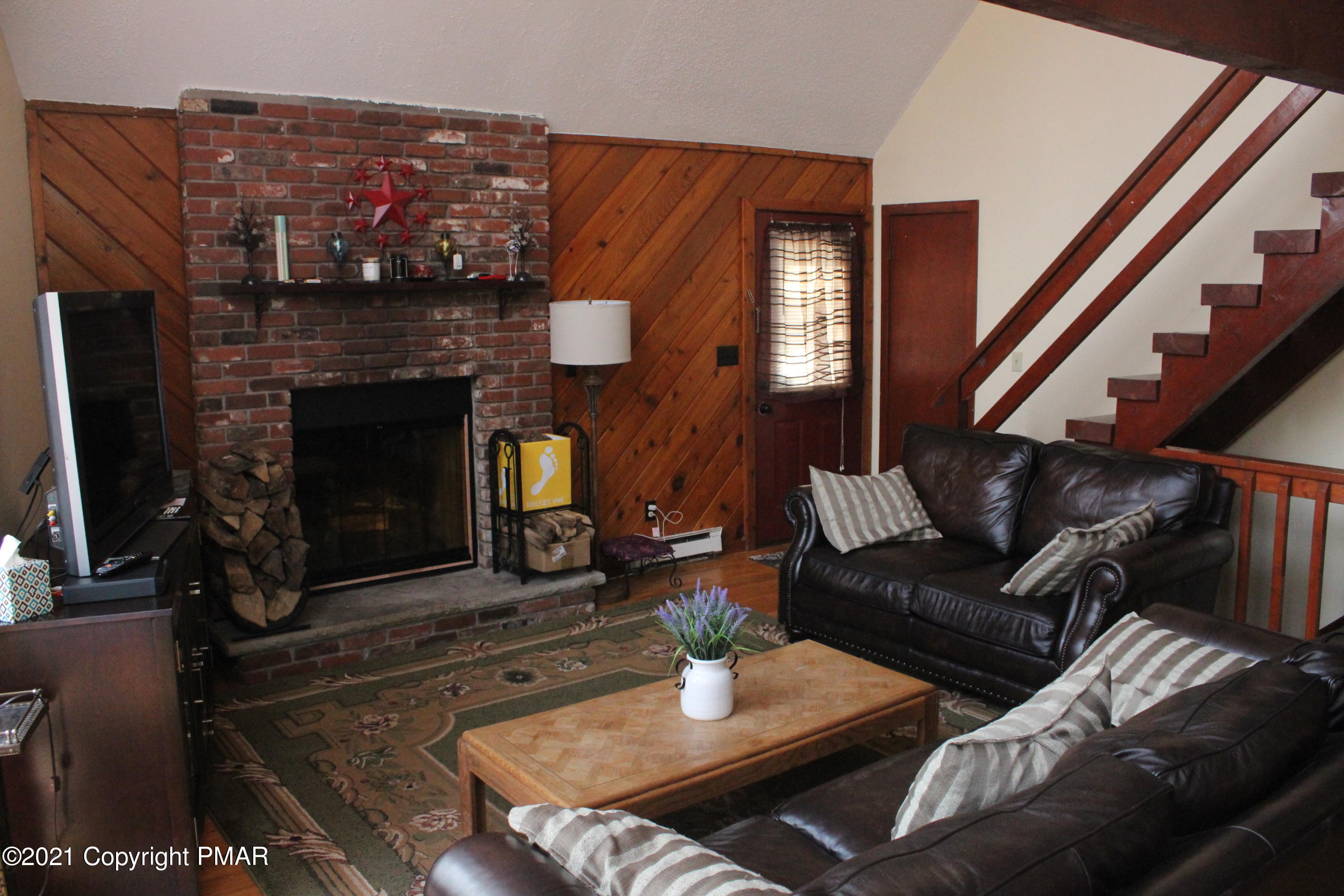 6052 Decker Road Bushkill, PA 18324 - Photo 3 of 19 Living Room