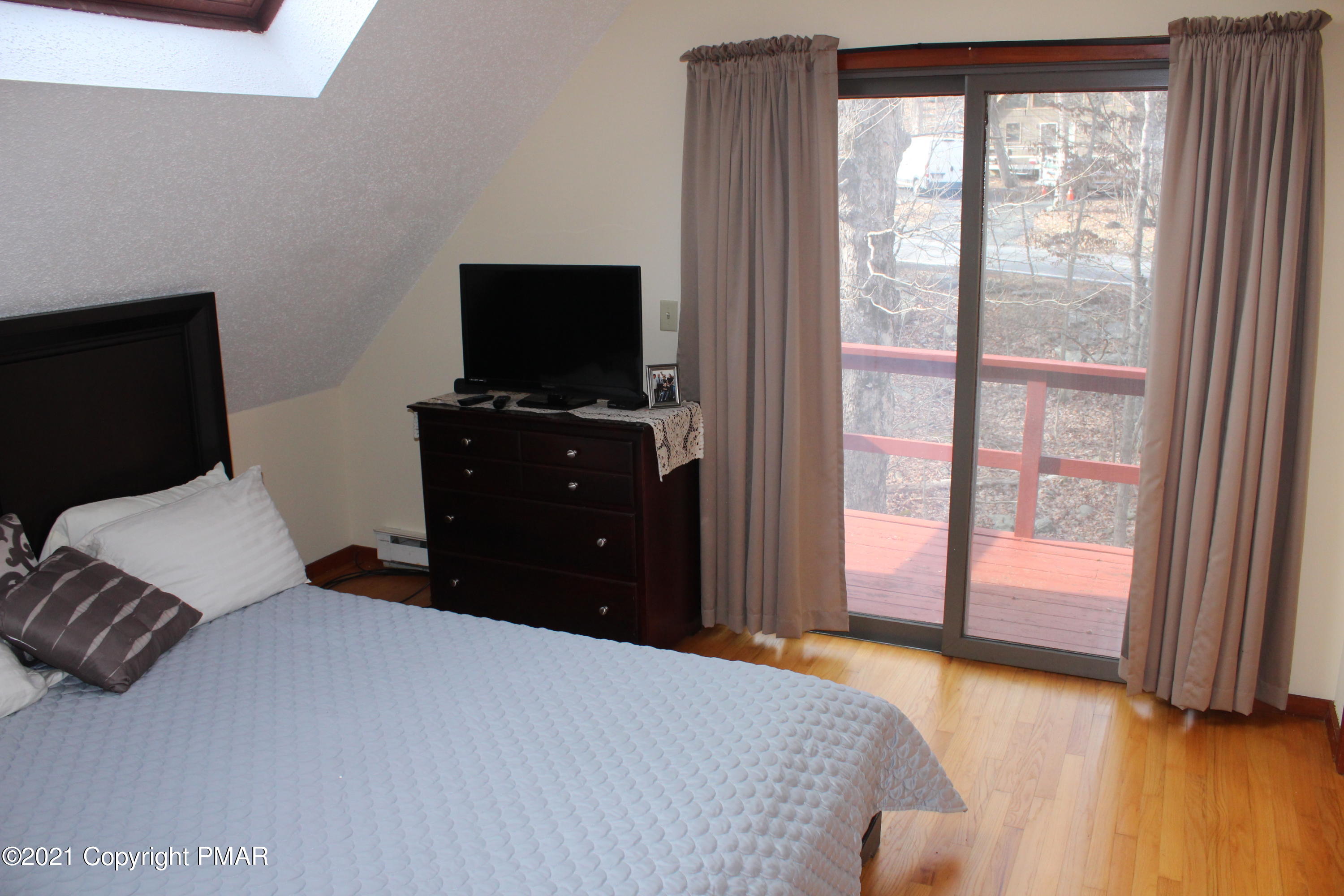 6052 Decker Road Bushkill, PA 18324 - Photo 7 of 19 Master bedroom