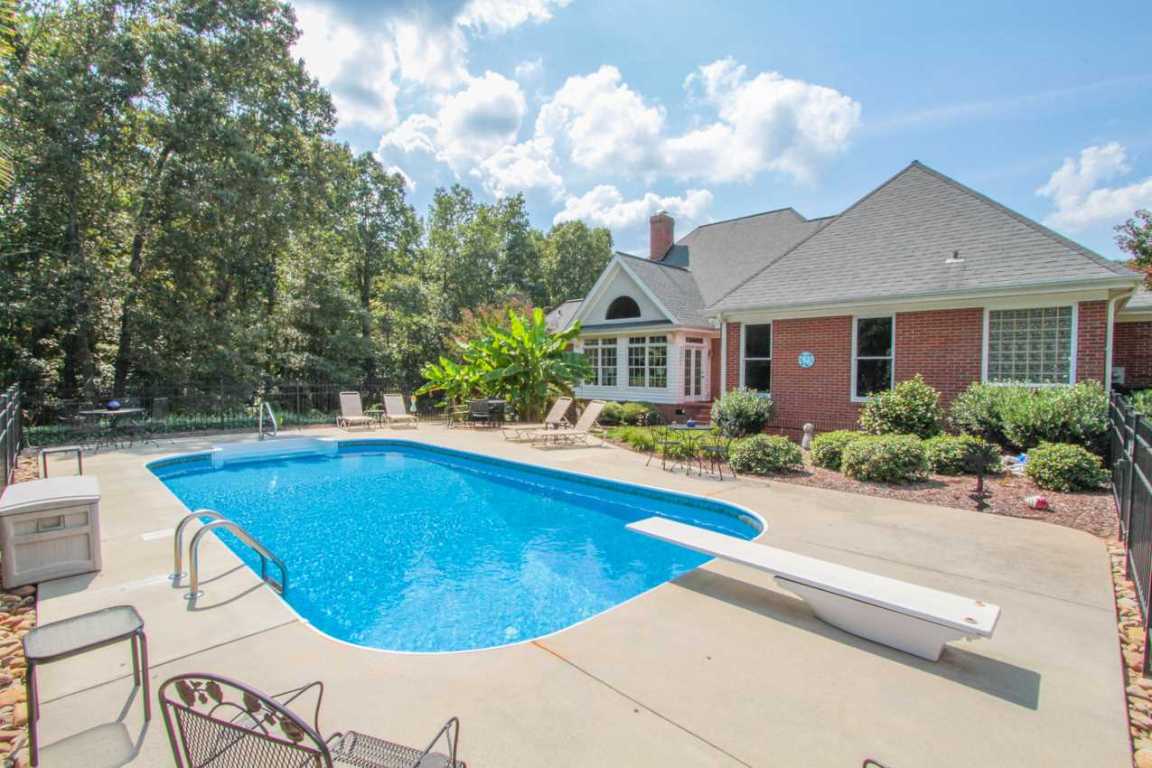 135 Hannah Circle Anderson, SC 29621 - Photo 4 of 34 Gallery Image 4