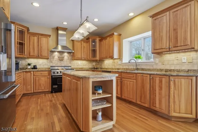 $849,000 | 11 Rice Lane, Long Valley, NJ 07853