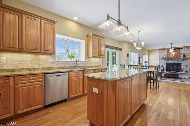 $849,000 | 11 Rice Lane, Long Valley, NJ 07853