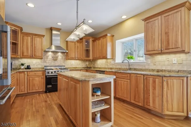 $849,000 | 11 Rice Lane, Long Valley, NJ 07853