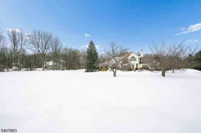 $849,000 | 11 Rice Lane, Long Valley, NJ 07853