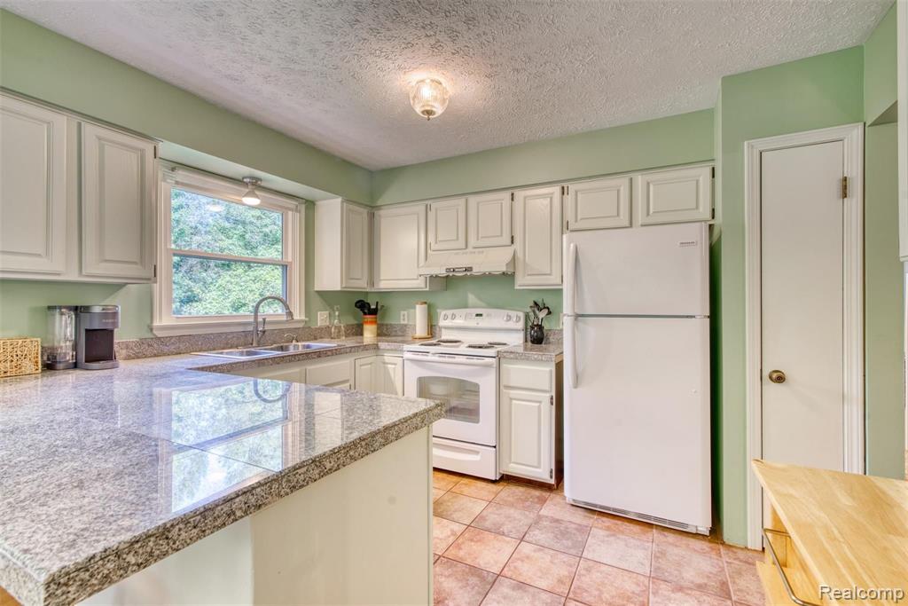 4538 Mason Road Howell, MI 48843 - Photo 12 of 41