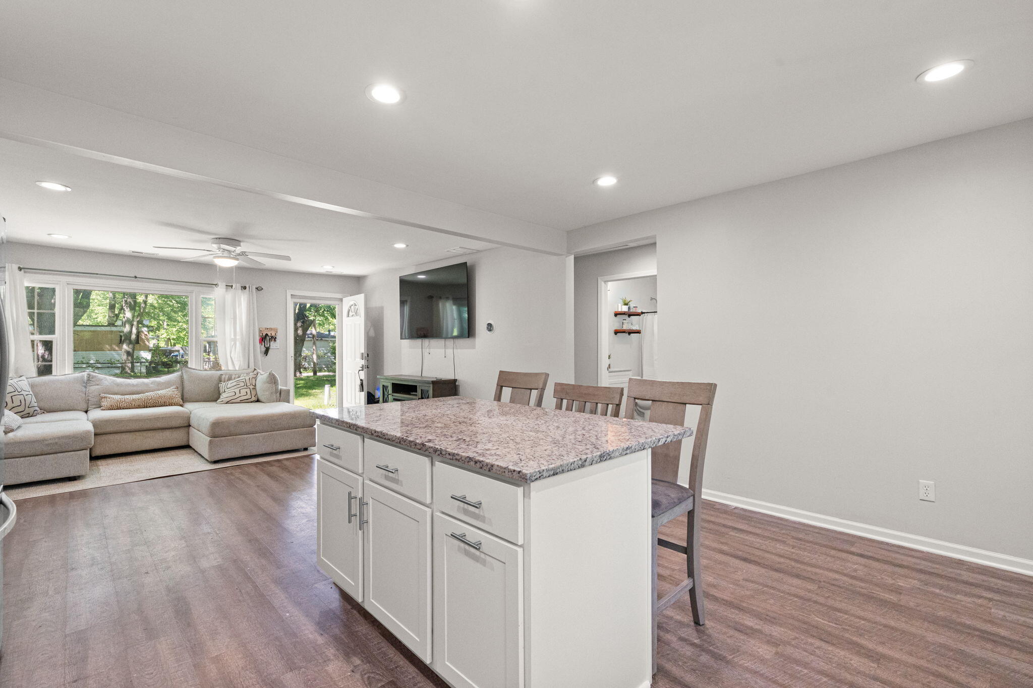 1301 Cline Avenue Griffith, IN 46319 - Photo 10 of 28 2048x1365