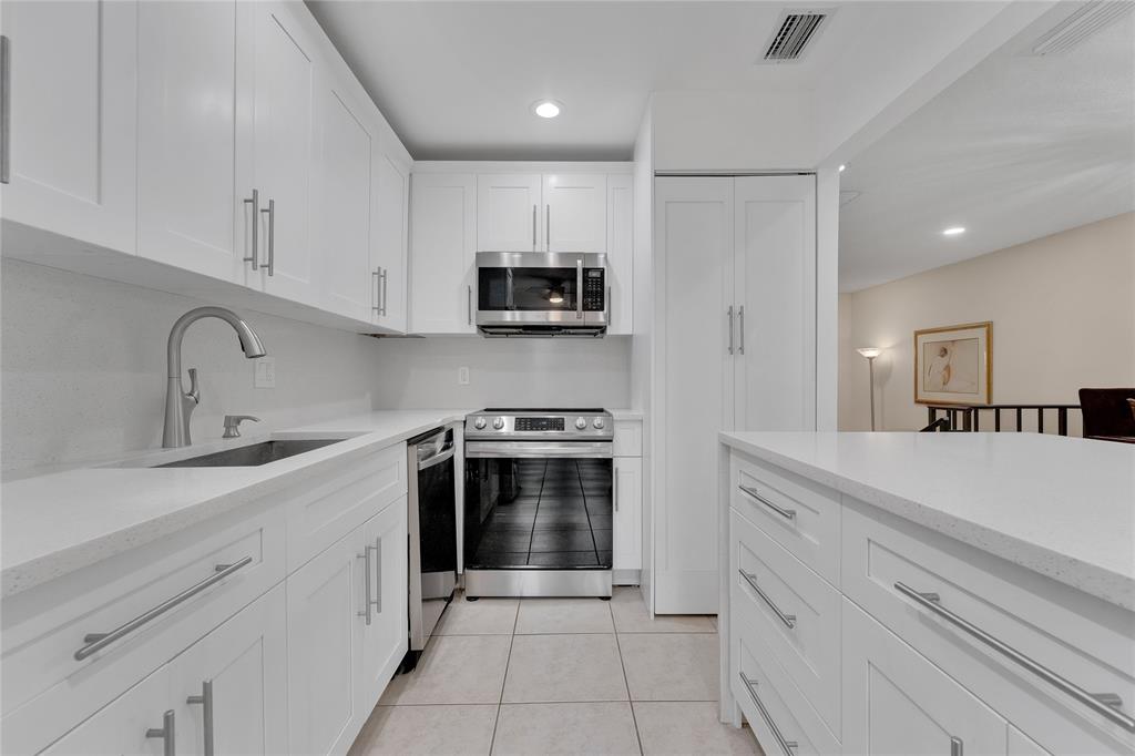 21386 Juego Circle, Unit 10C Boca Raton, FL 33433 - Photo 3 of 33