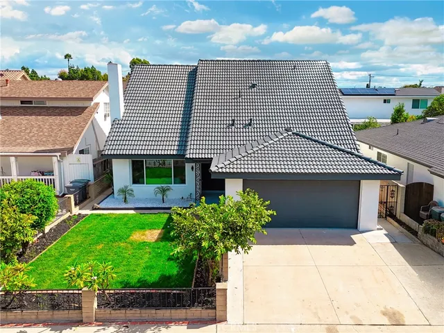 $1,349,999 | 7152 Caprice Circle, La Palma, CA 90623