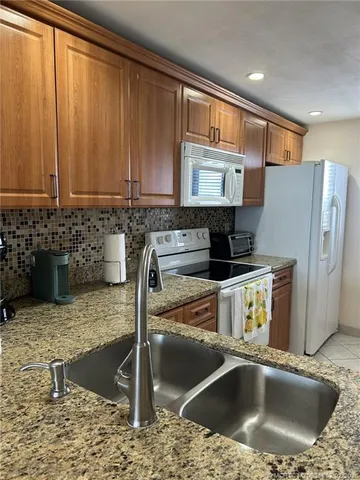 $5,000 | 10102 South Ocean Drive, Unit 508A, Jensen Beach, FL 34957