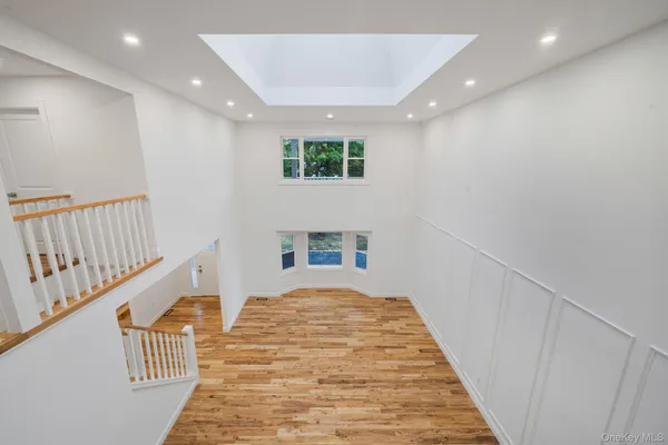 $899,990 | 6 Connetquot Drive, Oakdale, NY 11769