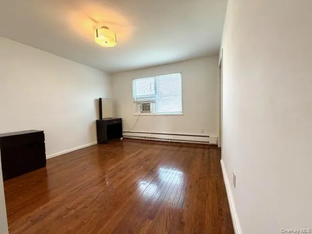 $428,000 | 216-11 73rd Avenue, Unit DUPLEX | Oakland Gardens