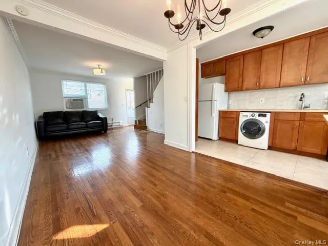 $428,000 | 216-11 73rd Avenue, Unit DUPLEX | Oakland Gardens