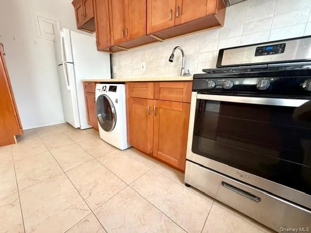 $428,000 | 216-11 73rd Avenue, Unit DUPLEX | Oakland Gardens