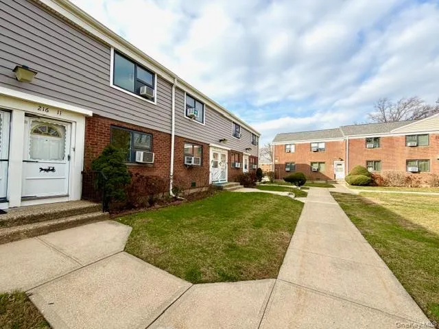 $428,000 | 216-11 73rd Avenue, Unit DUPLEX | Oakland Gardens
