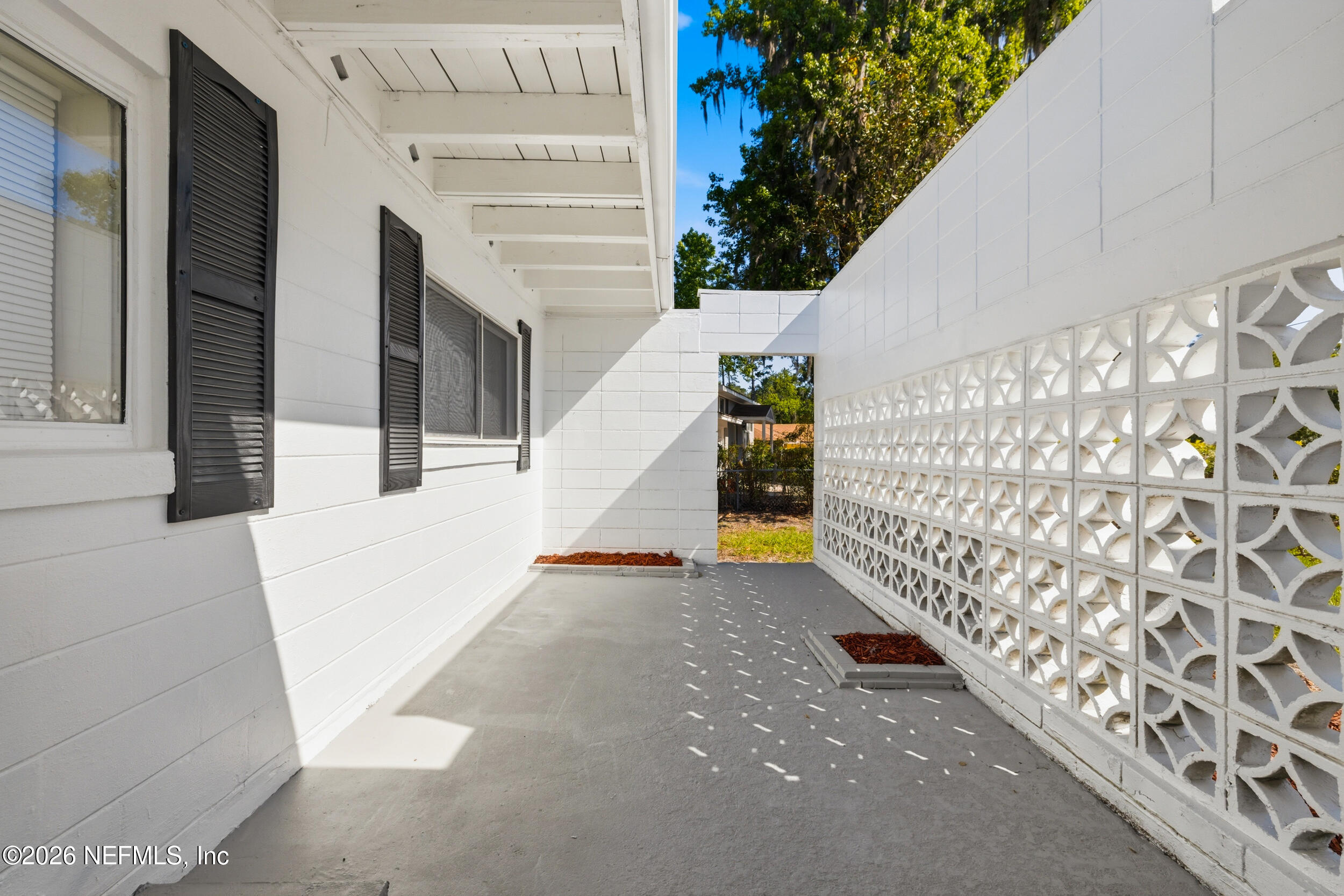 10704 Tulsa Road Jacksonville, FL 32218 - Photo 3 of 18 Front Patio