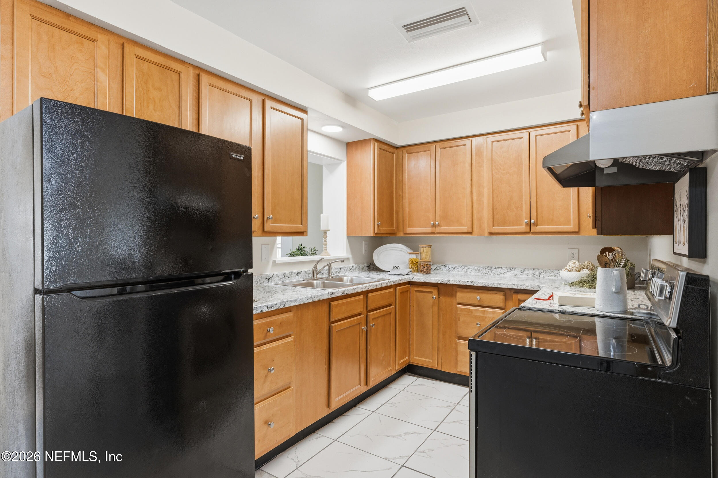 10704 Tulsa Road Jacksonville, FL 32218 - Photo 6 of 18 Kitchen