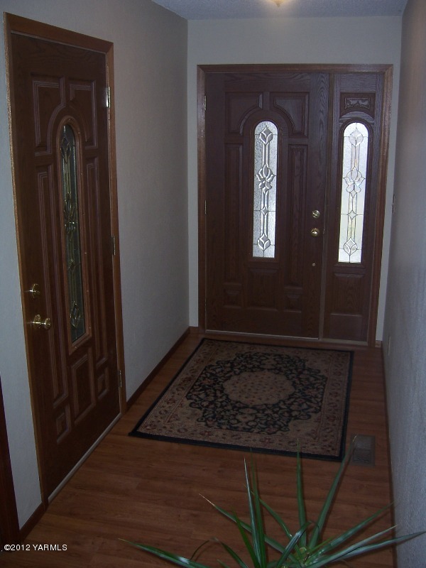 301 Kail Road Tieton, WA 98947 - Photo 11 of 34 Entry
