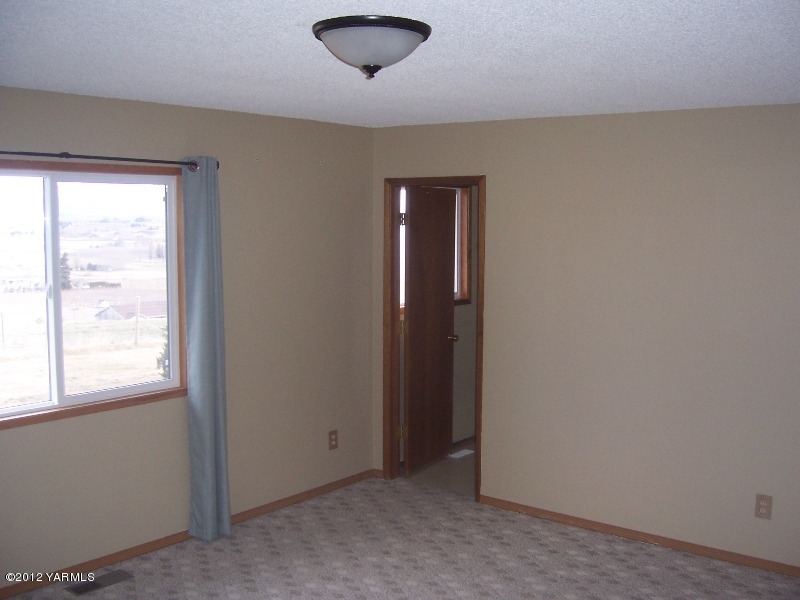 301 Kail Road Tieton, WA 98947 - Photo 23 of 34 Master Bedroom