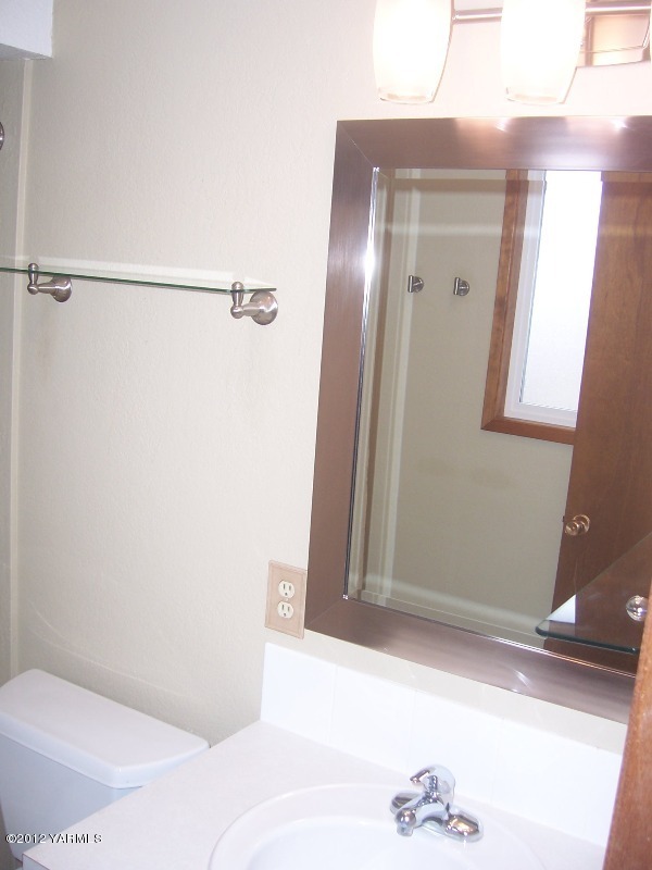 301 Kail Road Tieton, WA 98947 - Photo 25 of 34 Master Bath
