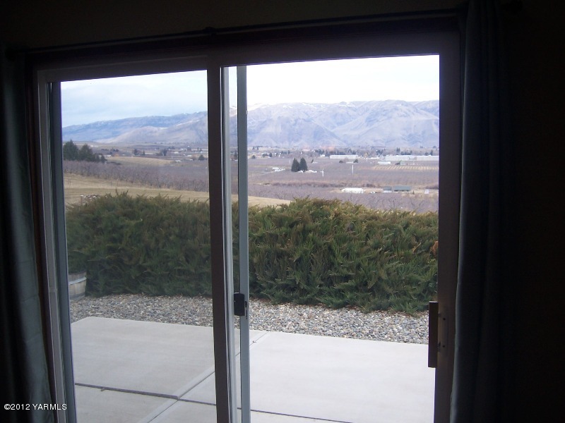 301 Kail Road Tieton, WA 98947 - Photo 32 of 34 back patio - views