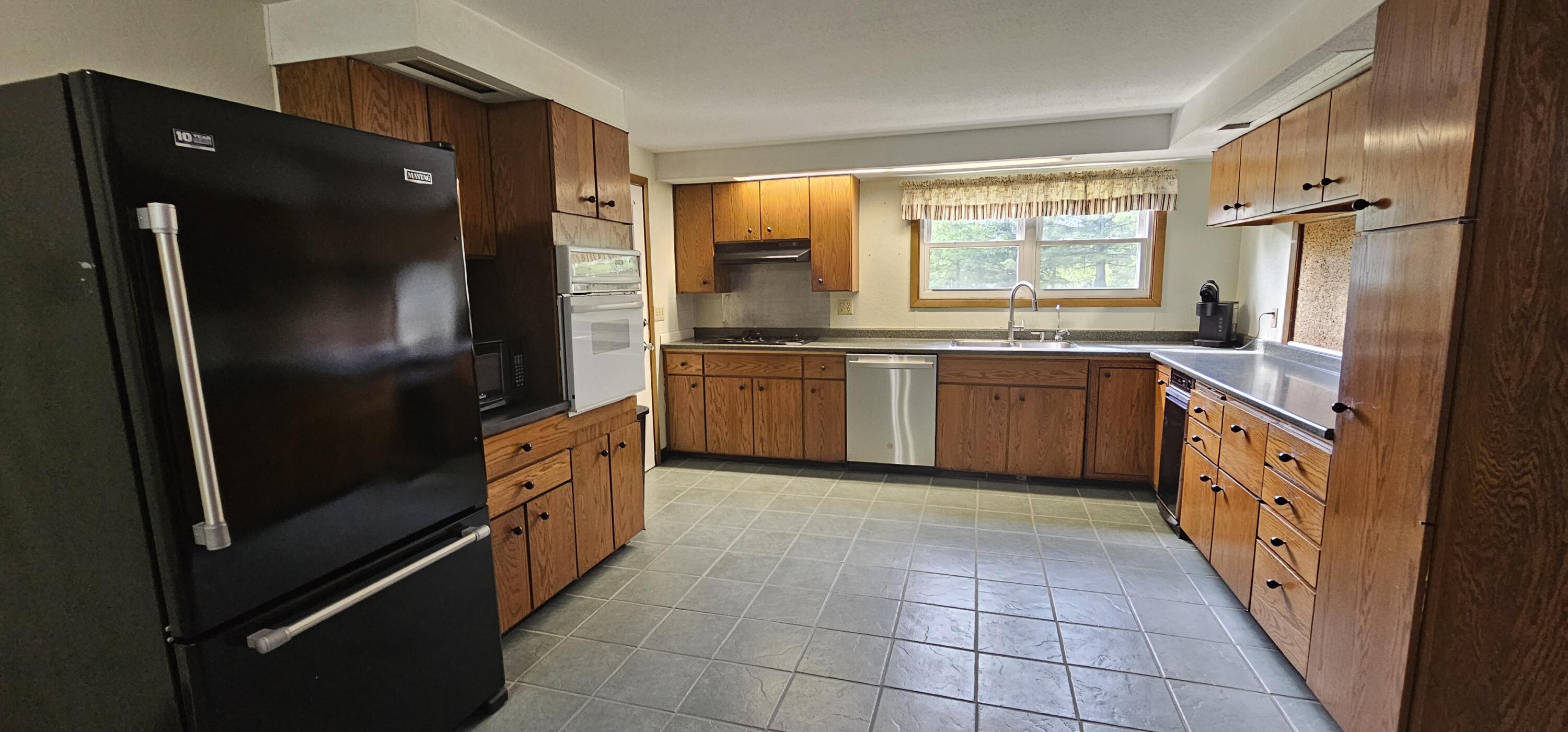 604 Leighton Road Augusta, ME 04330 - Photo 5 of 23 05. Kitchen