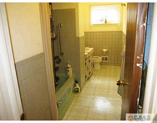 19 Wellesley Road Old Bridge, NJ 08859 - Photo 13 of 25 a bathroom with a shower