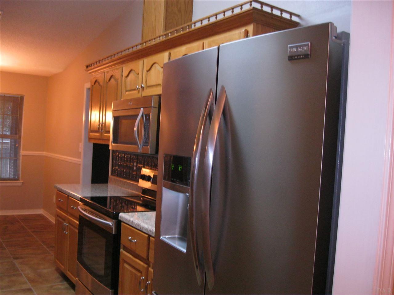 656 Ashford Road Cantonment, FL 32533 - Photo 13 of 49 Gallery Image 13