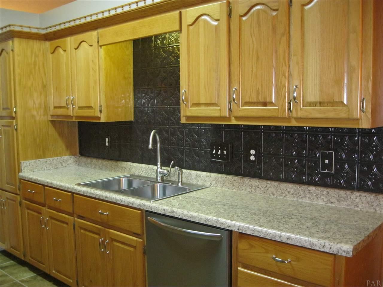 656 Ashford Road Cantonment, FL 32533 - Photo 16 of 49 Gallery Image 16